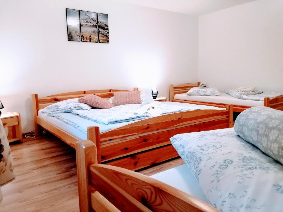 Apartman Paula -Dovolenka Pri Aquaparku Liptovsky Mikulas Exterior photo